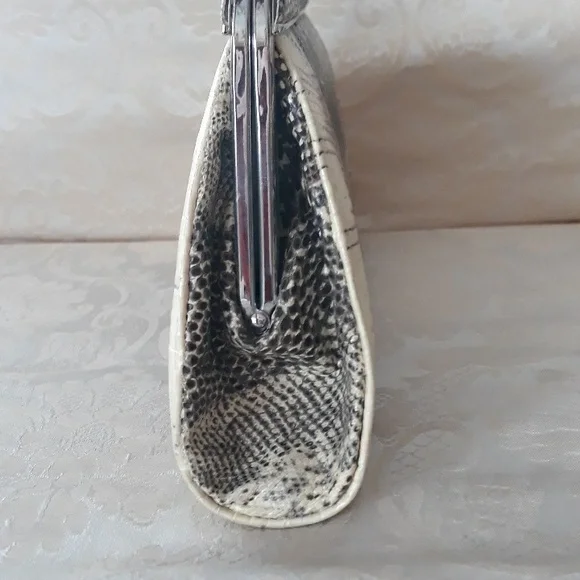 Vintage 1960's snakeskin evening purse - Picture 4 of 11